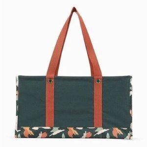 Thirty One Deluxe Utility Tote shattered abstract